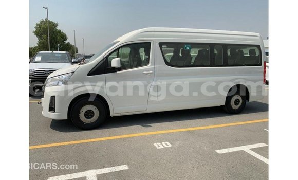 Acheter Import Voiture Toyota Hiace Blanc à Import - Dubai, Malawi Acheter Import Voiture Toyota Hiace Blanc à Import - Dubai, Malawi