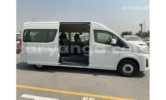 Acheter Import Voiture Toyota Hiace Blanc à Import - Dubai, Malawi Acheter Import Voiture Toyota Hiace Blanc à Import - Dubai, Malawi