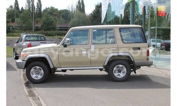 Buy Import Toyota Land Cruiser Beige Car in Import - Dubai in Malawi Buy Import Toyota Land Cruiser Beige Car in Import - Dubai in Malawi