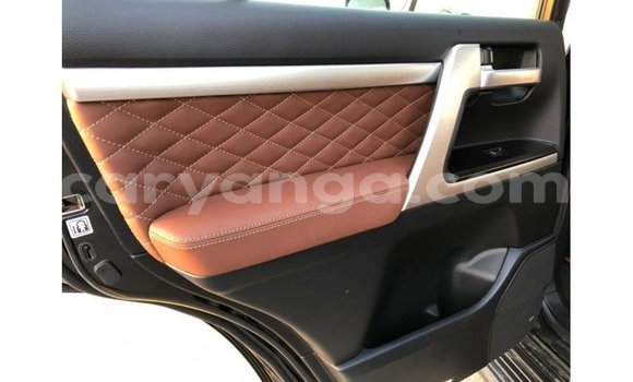 Acheter Import Voiture Toyota Land Cruiser Noir à Import - Dubai, Malawi Acheter Import Voiture Toyota Land Cruiser Noir à Import - Dubai, Malawi