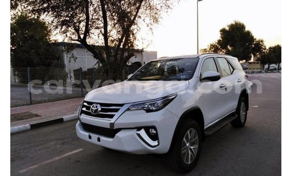 Buy Import Toyota Fortuner White Car in Import - Dubai in Malawi Buy Import Toyota Fortuner White Car in Import - Dubai in Malawi