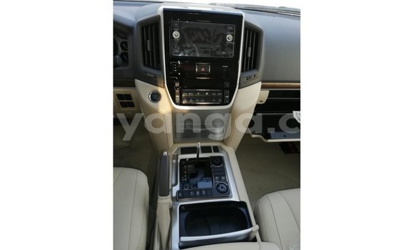Buy Import Toyota Land Cruiser White Car in Import - Dubai in Malawi Buy Import Toyota Land Cruiser White Car in Import - Dubai in Malawi