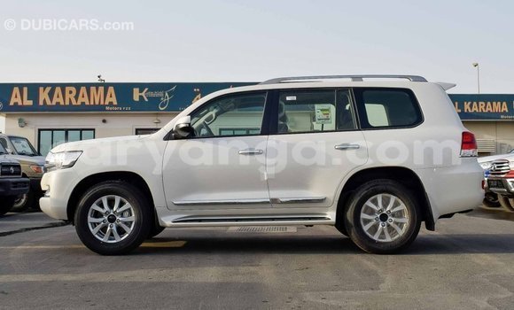 Buy Import Toyota Land Cruiser White Car in Import - Dubai in Malawi Buy Import Toyota Land Cruiser White Car in Import - Dubai in Malawi