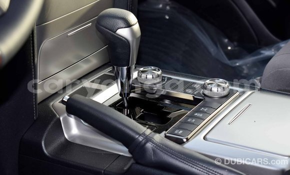 Buy Import Toyota Land Cruiser White Car in Import - Dubai in Malawi Buy Import Toyota Land Cruiser White Car in Import - Dubai in Malawi