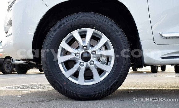 Buy Import Toyota Land Cruiser White Car in Import - Dubai in Malawi Buy Import Toyota Land Cruiser White Car in Import - Dubai in Malawi