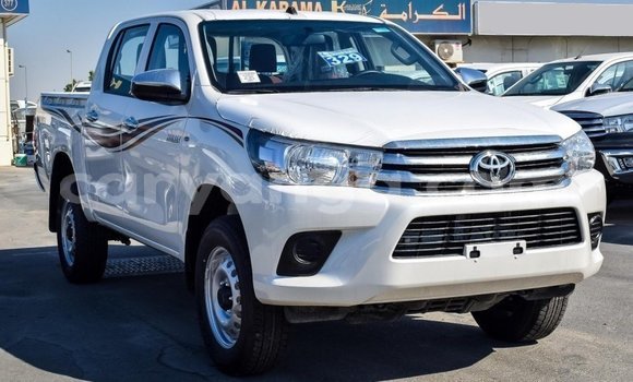Nunua Imported Toyota Hilux White Gari ndani ya Import - Dubai nchini Malawi Nunua Imported Toyota Hilux White Gari ndani ya Import - Dubai nchini Malawi