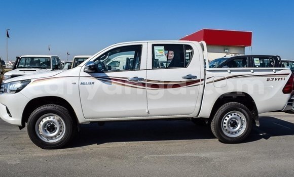 Nunua Imported Toyota Hilux White Gari ndani ya Import - Dubai nchini Malawi Nunua Imported Toyota Hilux White Gari ndani ya Import - Dubai nchini Malawi