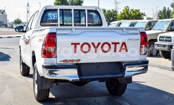 Buy Import Toyota Hilux White Car in Import - Dubai in Malawi Buy Import Toyota Hilux White Car in Import - Dubai in Malawi