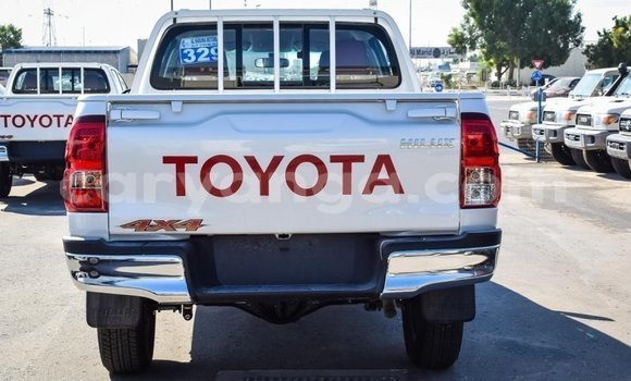 Buy Import Toyota Hilux White Car in Import - Dubai in Malawi Buy Import Toyota Hilux White Car in Import - Dubai in Malawi