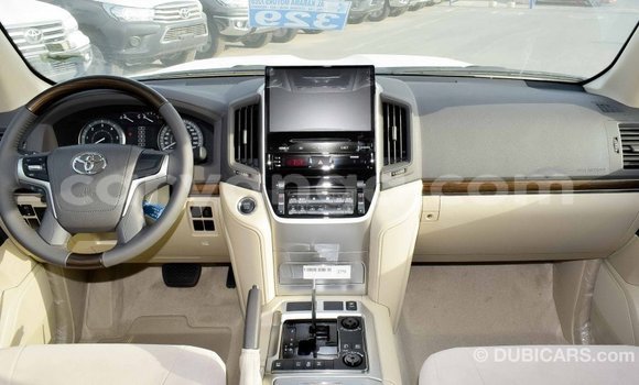Nunua Imported Toyota Land Cruiser White Gari ndani ya Import - Dubai nchini Malawi Nunua Imported Toyota Land Cruiser White Gari ndani ya Import - Dubai nchini Malawi