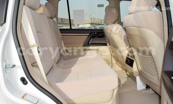 Nunua Imported Toyota Land Cruiser White Gari ndani ya Import - Dubai nchini Malawi Nunua Imported Toyota Land Cruiser White Gari ndani ya Import - Dubai nchini Malawi