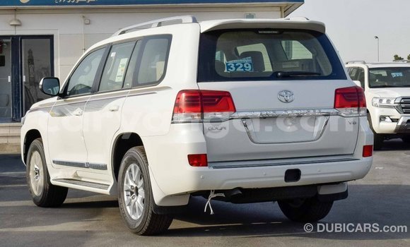 Nunua Imported Toyota Land Cruiser White Gari ndani ya Import - Dubai nchini Malawi Nunua Imported Toyota Land Cruiser White Gari ndani ya Import - Dubai nchini Malawi