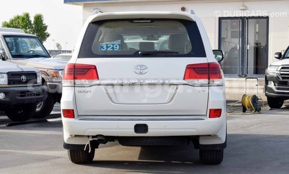 Nunua Imported Toyota Land Cruiser White Gari ndani ya Import - Dubai nchini Malawi Nunua Imported Toyota Land Cruiser White Gari ndani ya Import - Dubai nchini Malawi