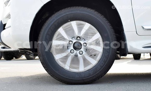 Nunua Imported Toyota Land Cruiser White Gari ndani ya Import - Dubai nchini Malawi Nunua Imported Toyota Land Cruiser White Gari ndani ya Import - Dubai nchini Malawi