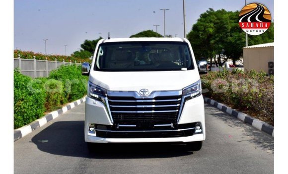 Nunua Imported Toyota Granvia White Gari ndani ya Import - Dubai nchini Malawi Nunua Imported Toyota Granvia White Gari ndani ya Import - Dubai nchini Malawi