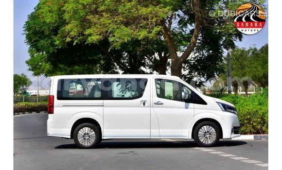 Nunua Imported Toyota Granvia White Gari ndani ya Import - Dubai nchini Malawi Nunua Imported Toyota Granvia White Gari ndani ya Import - Dubai nchini Malawi