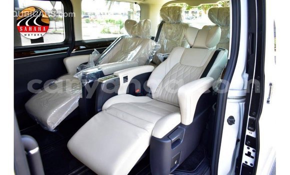 Nunua Imported Toyota Granvia White Gari ndani ya Import - Dubai nchini Malawi Nunua Imported Toyota Granvia White Gari ndani ya Import - Dubai nchini Malawi