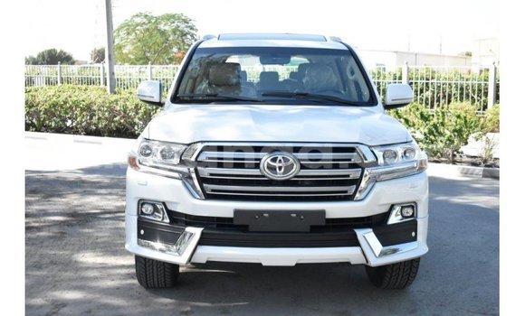 Nunua Imported Toyota Land Cruiser White Gari ndani ya Import - Dubai nchini Malawi Nunua Imported Toyota Land Cruiser White Gari ndani ya Import - Dubai nchini Malawi
