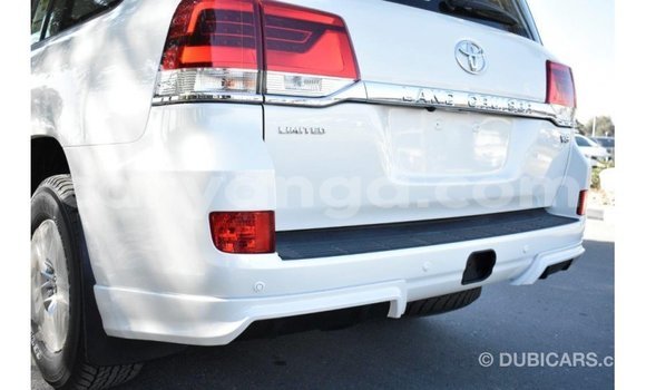 Nunua Imported Toyota Land Cruiser White Gari ndani ya Import - Dubai nchini Malawi Nunua Imported Toyota Land Cruiser White Gari ndani ya Import - Dubai nchini Malawi