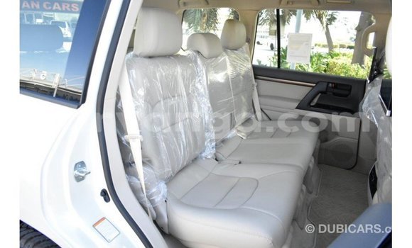 Nunua Imported Toyota Land Cruiser White Gari ndani ya Import - Dubai nchini Malawi Nunua Imported Toyota Land Cruiser White Gari ndani ya Import - Dubai nchini Malawi