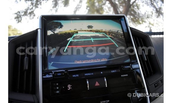 Nunua Imported Toyota Land Cruiser White Gari ndani ya Import - Dubai nchini Malawi Nunua Imported Toyota Land Cruiser White Gari ndani ya Import - Dubai nchini Malawi