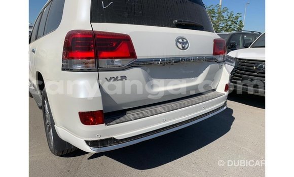 Buy Import Toyota Land Cruiser White Car in Import - Dubai in Malawi Buy Import Toyota Land Cruiser White Car in Import - Dubai in Malawi