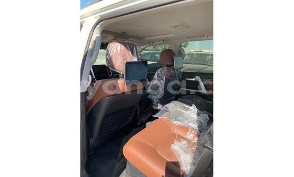 Buy Import Toyota Land Cruiser White Car in Import - Dubai in Malawi Buy Import Toyota Land Cruiser White Car in Import - Dubai in Malawi