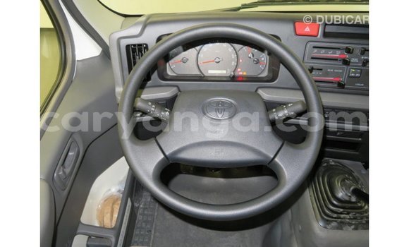 Acheter Import Voiture Toyota Coaster Blanc à Import - Dubai, Malawi Acheter Import Voiture Toyota Coaster Blanc à Import - Dubai, Malawi