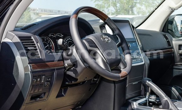 Acheter Import Voiture Toyota Land Cruiser Noir à Import - Dubai, Malawi Acheter Import Voiture Toyota Land Cruiser Noir à Import - Dubai, Malawi