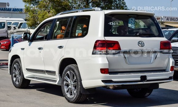 Buy Import Toyota Land Cruiser White Car in Import - Dubai in Malawi Buy Import Toyota Land Cruiser White Car in Import - Dubai in Malawi
