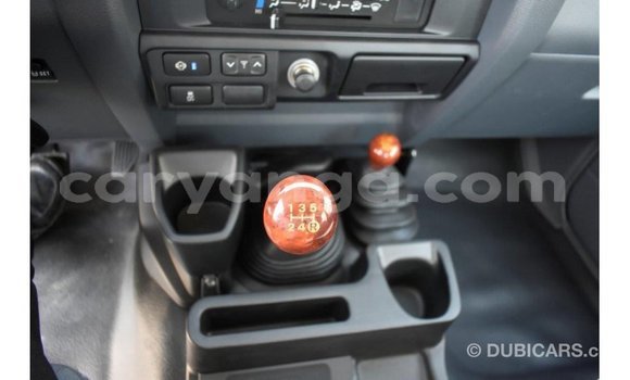 Nunua Imported Toyota Land Cruiser Red Gari ndani ya Import - Dubai nchini Malawi Nunua Imported Toyota Land Cruiser Red Gari ndani ya Import - Dubai nchini Malawi