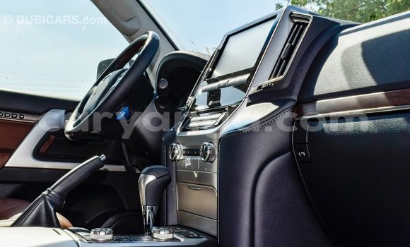 Acheter Import Voiture Toyota Land Cruiser Noir à Import - Dubai, Malawi Acheter Import Voiture Toyota Land Cruiser Noir à Import - Dubai, Malawi