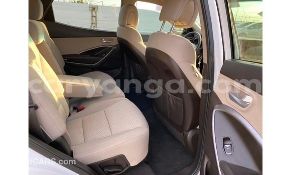 Nunua Imported Hyundai Santa Fe White Gari ndani ya Import - Dubai nchini Malawi Nunua Imported Hyundai Santa Fe White Gari ndani ya Import - Dubai nchini Malawi