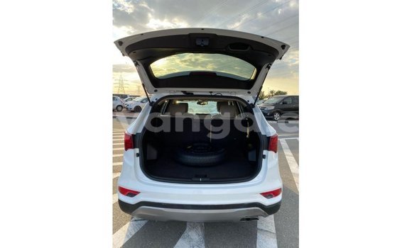 Nunua Imported Hyundai Santa Fe White Gari ndani ya Import - Dubai nchini Malawi Nunua Imported Hyundai Santa Fe White Gari ndani ya Import - Dubai nchini Malawi