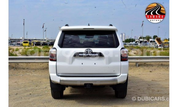 Nunua Imported Toyota Fielder White Gari ndani ya Import - Dubai nchini Malawi Nunua Imported Toyota Fielder White Gari ndani ya Import - Dubai nchini Malawi