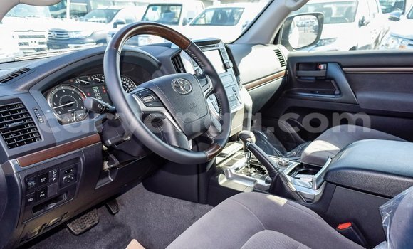 Buy Import Toyota Land Cruiser White Car in Import - Dubai in Malawi Buy Import Toyota Land Cruiser White Car in Import - Dubai in Malawi