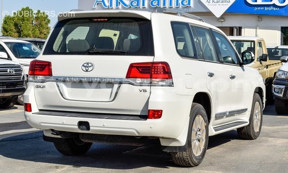 Buy Import Toyota Land Cruiser White Car in Import - Dubai in Malawi Buy Import Toyota Land Cruiser White Car in Import - Dubai in Malawi