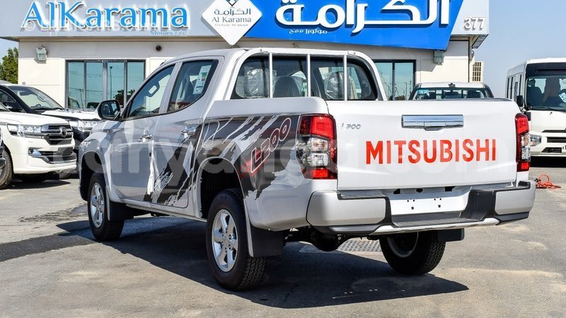 Big with watermark mitsubishi l200 malawi import dubai 6871