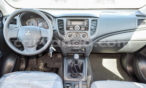 Acheter Import Voiture Mitsubishi L200 Blanc à Import - Dubai, Malawi Acheter Import Voiture Mitsubishi L200 Blanc à Import - Dubai, Malawi