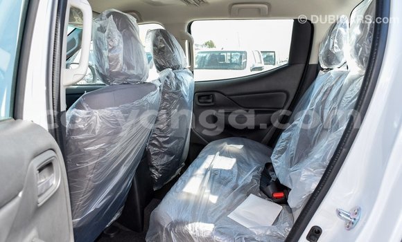 Acheter Import Voiture Mitsubishi L200 Blanc à Import - Dubai, Malawi Acheter Import Voiture Mitsubishi L200 Blanc à Import - Dubai, Malawi