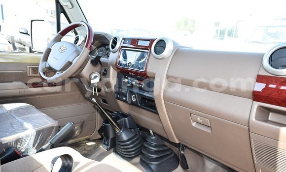 Buy Import Toyota Land Cruiser Beige Car in Import - Dubai in Malawi Buy Import Toyota Land Cruiser Beige Car in Import - Dubai in Malawi
