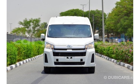 Nunua Imported Toyota Hiace White Gari ndani ya Import - Dubai nchini Malawi Nunua Imported Toyota Hiace White Gari ndani ya Import - Dubai nchini Malawi