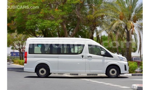 Nunua Imported Toyota Hiace White Gari ndani ya Import - Dubai nchini Malawi Nunua Imported Toyota Hiace White Gari ndani ya Import - Dubai nchini Malawi