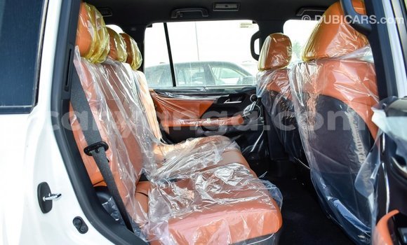 Acheter Import Voiture Lexus LX Blanc à Import - Dubai, Malawi Acheter Import Voiture Lexus LX Blanc à Import - Dubai, Malawi