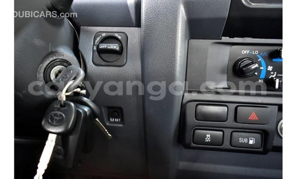 Nunua Imported Toyota Land Cruiser Red Gari ndani ya Import - Dubai nchini Malawi Nunua Imported Toyota Land Cruiser Red Gari ndani ya Import - Dubai nchini Malawi