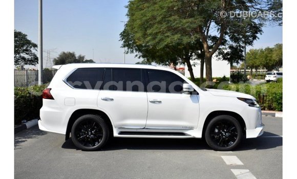 Nunua Imported Lexus LX White Gari ndani ya Import - Dubai nchini Malawi Nunua Imported Lexus LX White Gari ndani ya Import - Dubai nchini Malawi