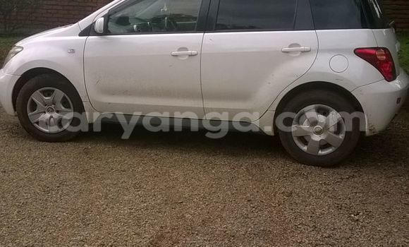 Nunua Ilio tumika Toyota IST White Gari ndani ya Zomba nchini Malawi Nunua Ilio tumika Toyota IST White Gari ndani ya Zomba nchini Malawi
