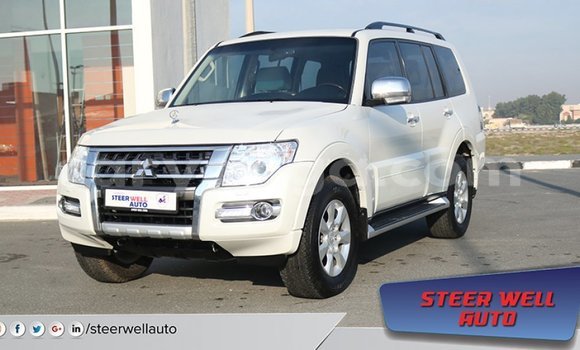 Acheter Import Voiture Mitsubishi Pajero Blanc à Import - Dubai, Malawi Acheter Import Voiture Mitsubishi Pajero Blanc à Import - Dubai, Malawi