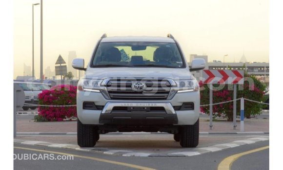 Nunua Imported Toyota Land Cruiser White Gari ndani ya Import - Dubai nchini Malawi Nunua Imported Toyota Land Cruiser White Gari ndani ya Import - Dubai nchini Malawi