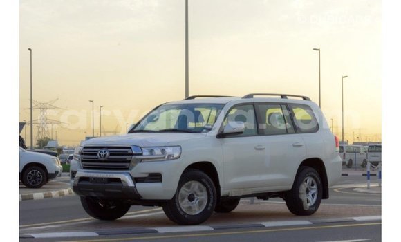 Nunua Imported Toyota Land Cruiser White Gari ndani ya Import - Dubai nchini Malawi Nunua Imported Toyota Land Cruiser White Gari ndani ya Import - Dubai nchini Malawi